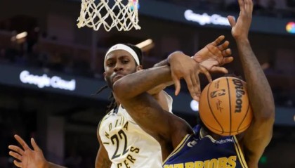 开云体育登录-【现场】勇士憾负不灭球迷声势 大通中心温暖依旧