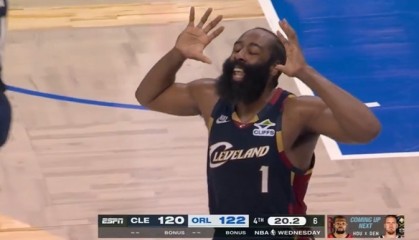 登哥好急！关键球权判给魔术 哈登跟裁判争辩：我拿命保证！