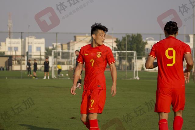 武磊助攻张玉宁攻入第一球.jpg